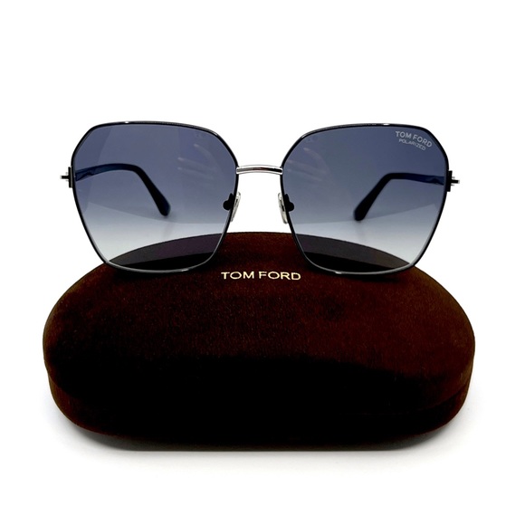 Tom Ford sunglasses Claudia-02 TF839 01D 62/16/140 Polarized Black Square Frame - Picture 3 of 13